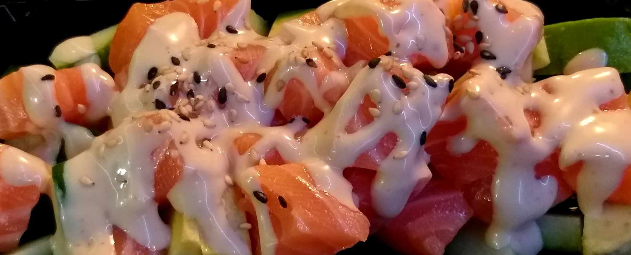 Marinierter Lachs mit Avocado